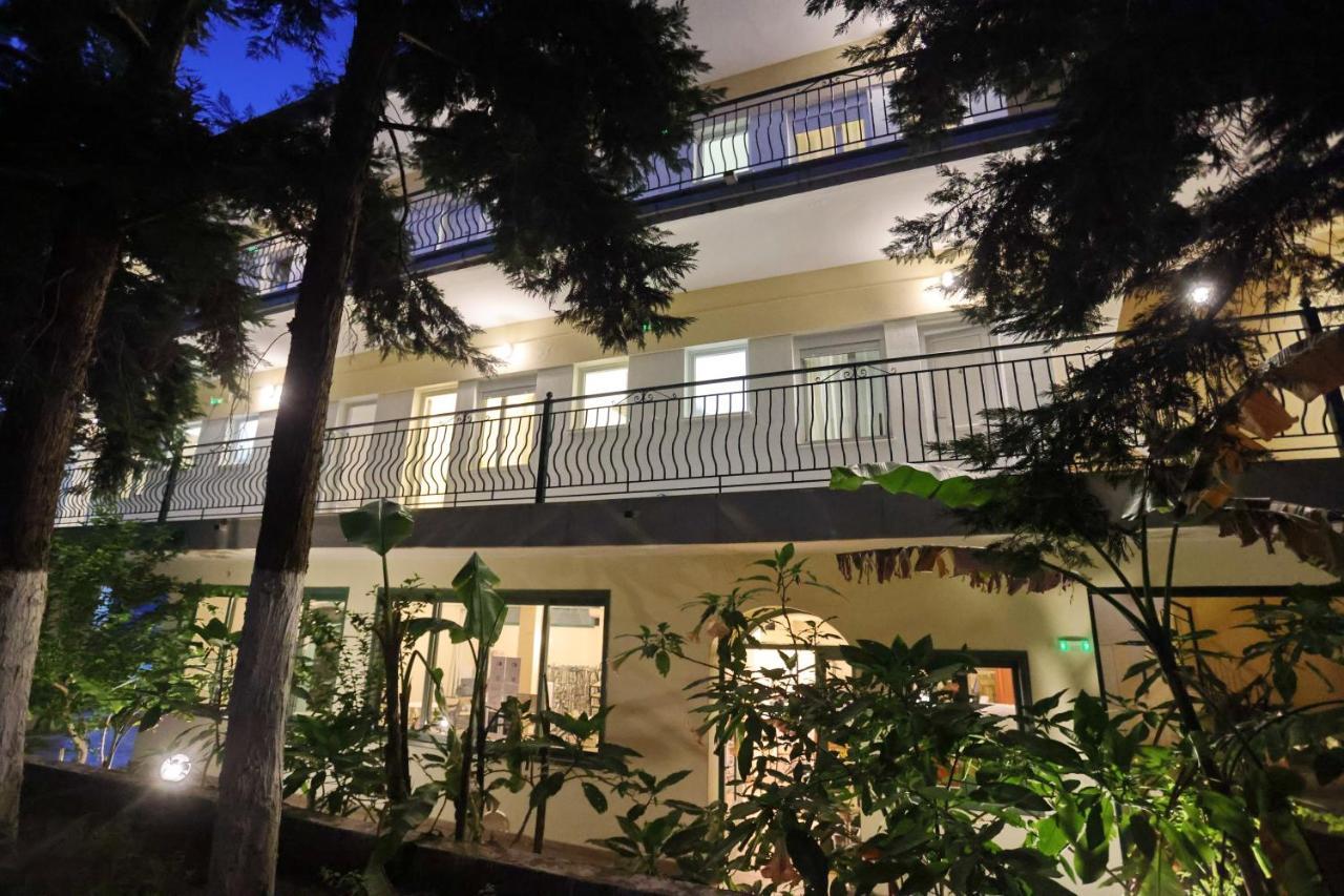 פוליכרונו Spanos Apartments Anna'S Lodge מראה חיצוני תמונה