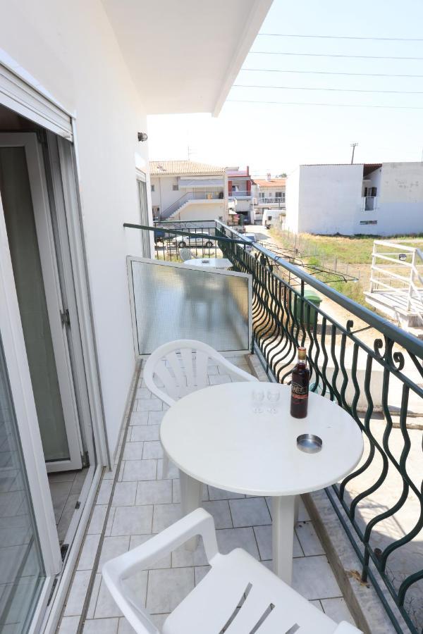 פוליכרונו Spanos Apartments Anna'S Lodge מראה חיצוני תמונה