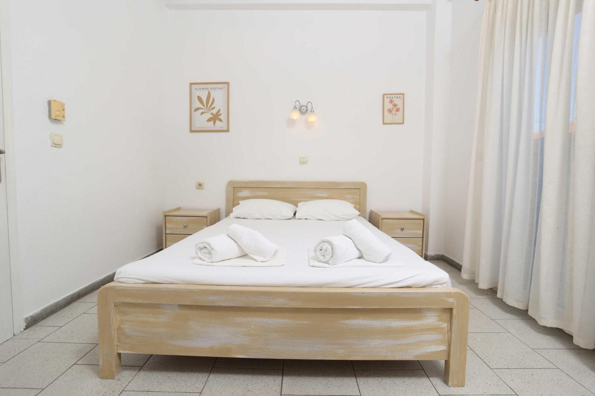 פוליכרונו Spanos Apartments Anna'S Lodge מראה חיצוני תמונה
