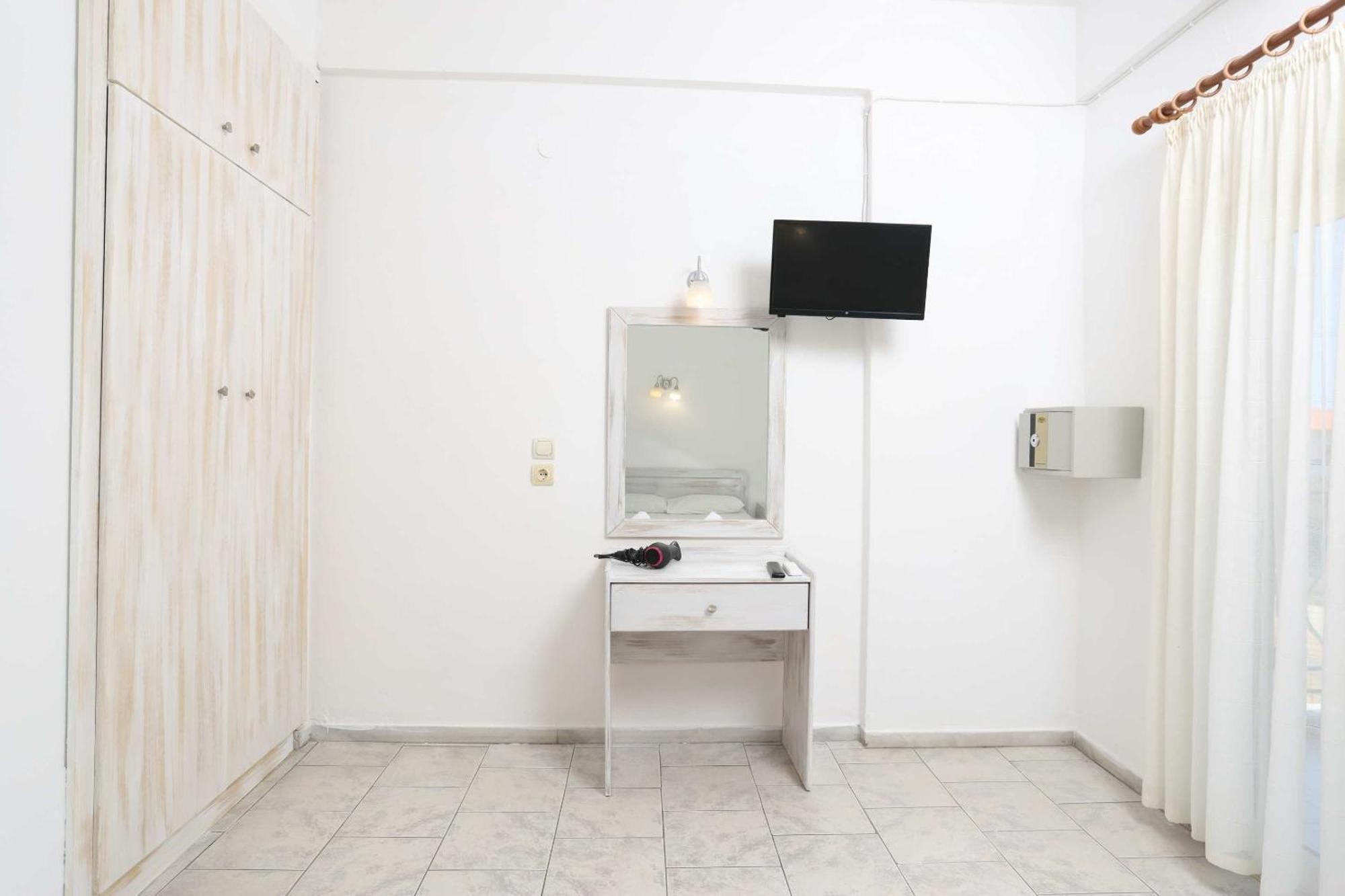 פוליכרונו Spanos Apartments Anna'S Lodge מראה חיצוני תמונה
